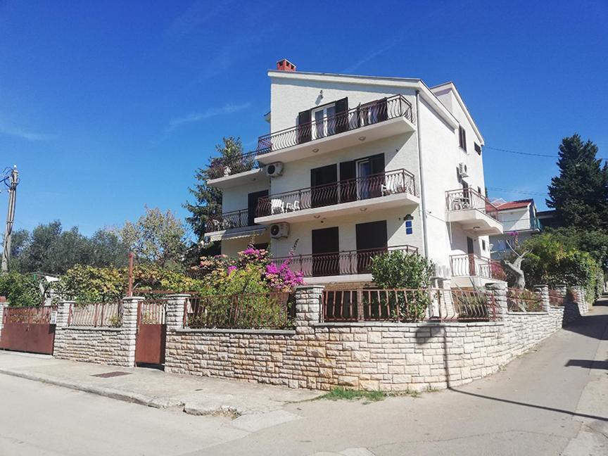 Danyja Apartments Sveti Filip i Jakov Exterior photo